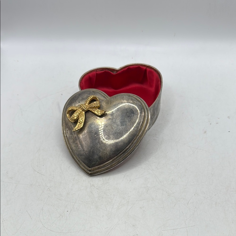 Vintage Heart Shaped Silver Plated Jewelry Trinket Storage Box Gold Tone Bow